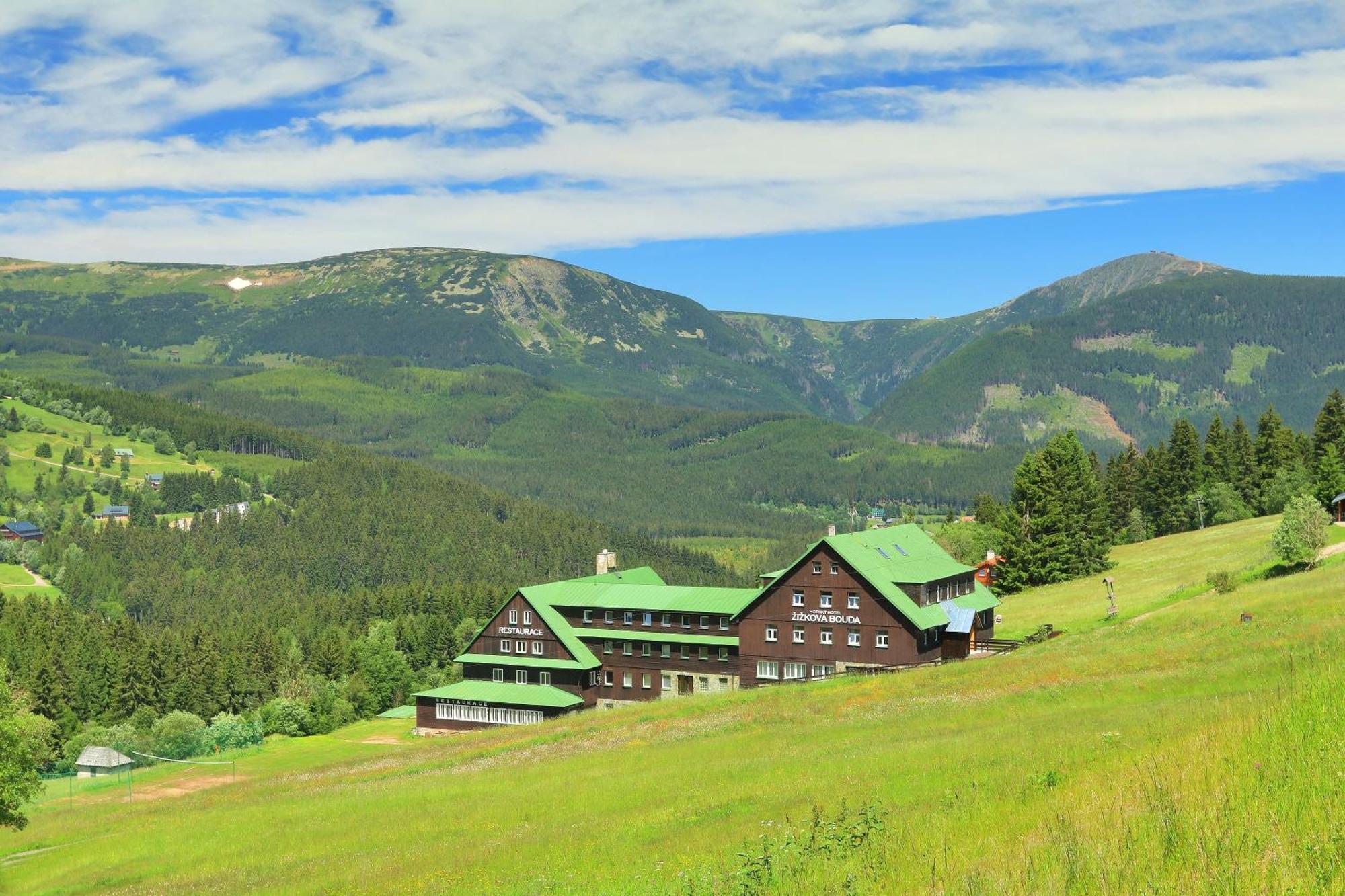 Horsky Zizkova Bouda Lodge *